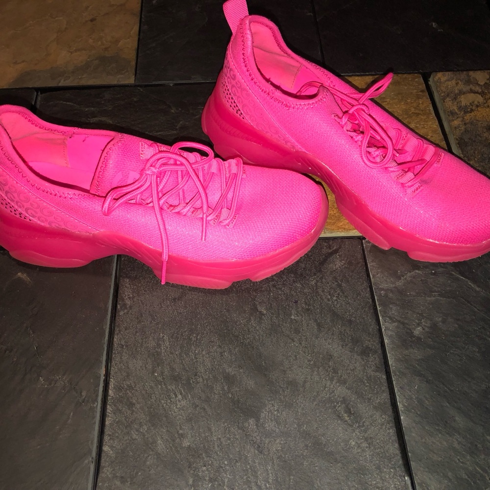 GBG (Guess) Hot pink sneakers size 8 1/2